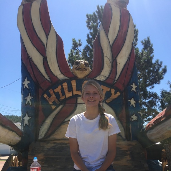 Meet your Posher, Tori - Picture 1 of 1